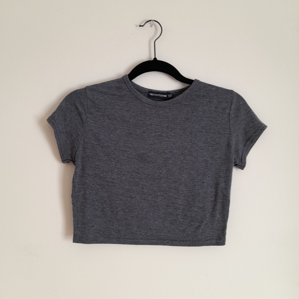🦚3/$15🦚PrettyLittleThing Gray Crop Tee